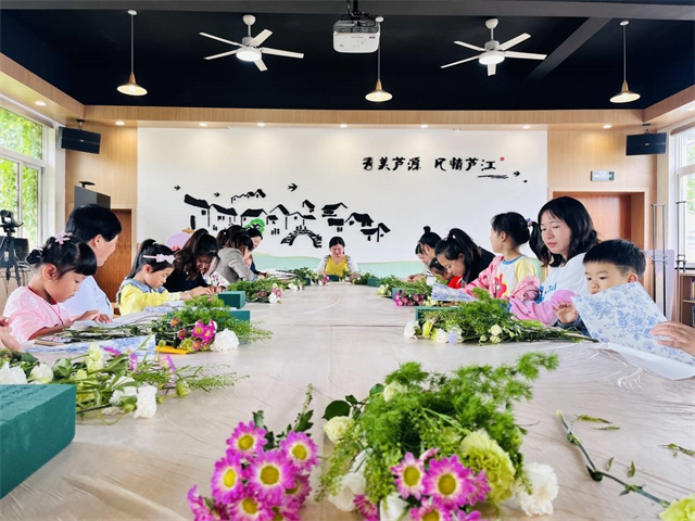 柴桥成校：“花”点时间 爱在“艺”起.jpg