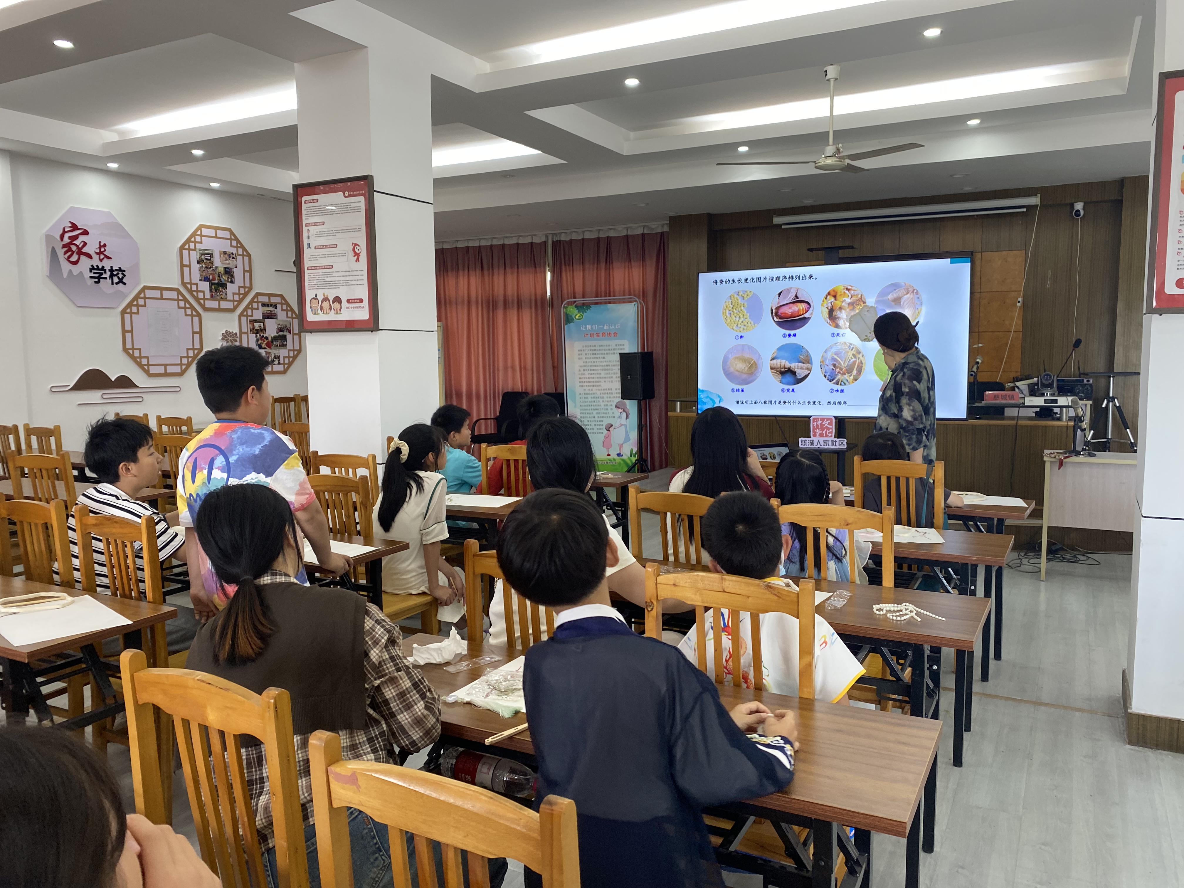 05-18芊芊扇影 非遗蚕丝 (1).jpg