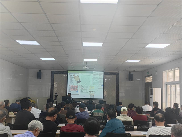 柴桥成校：牵手桑榆 智享生活——老年人智能机应用培训.jpg