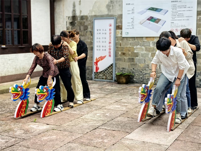 柴桥成校：“守”艺非遗 端午研习“竹”够有趣11.jpg