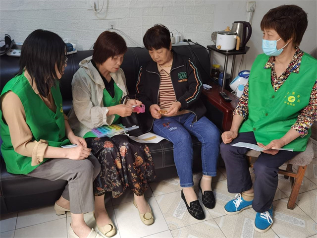 柴桥成校：“暖心分类”小药盒助老安全用药.jpg