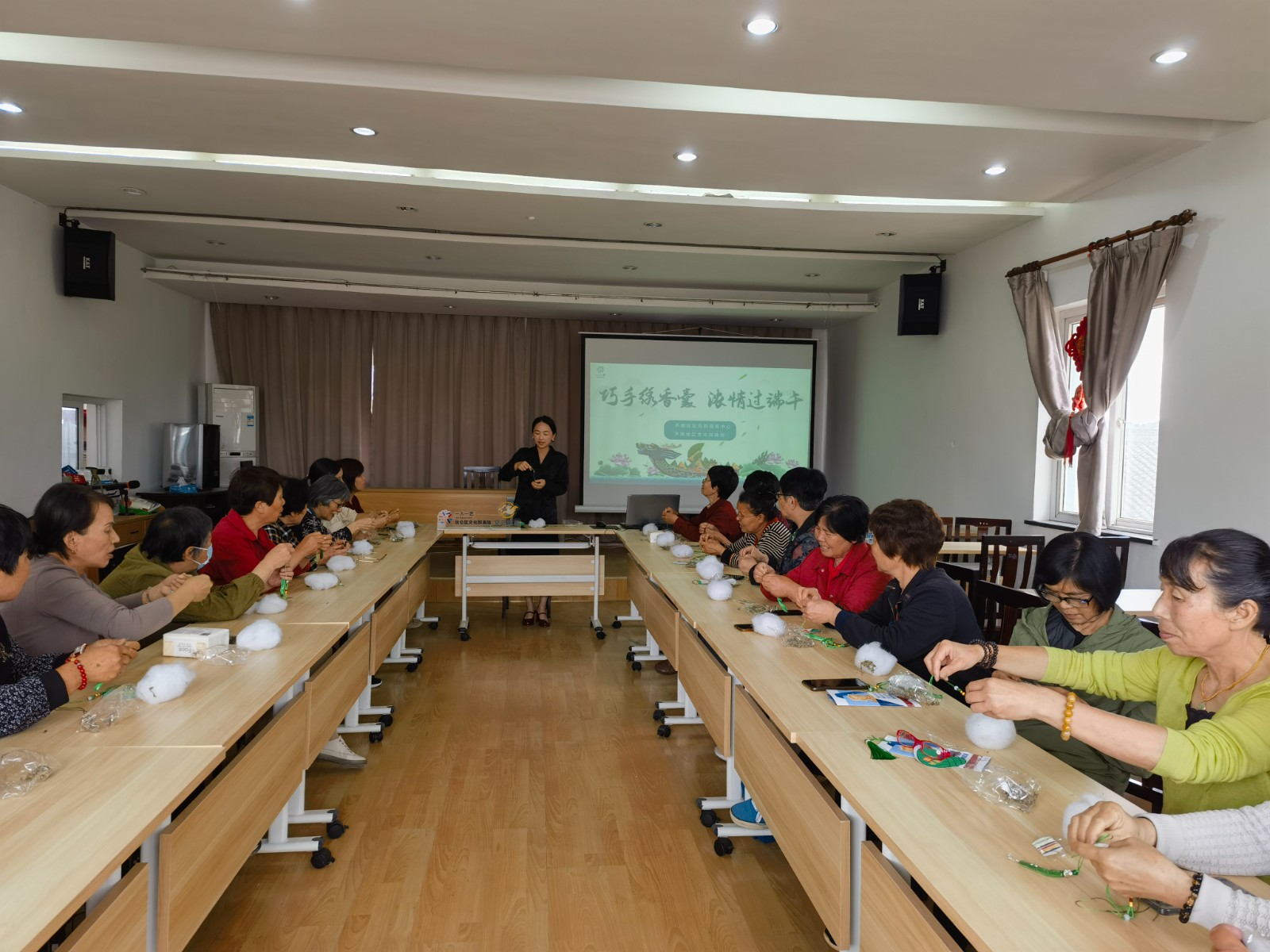 柴桥：巧手绣香囊 浓情过端午.jpg