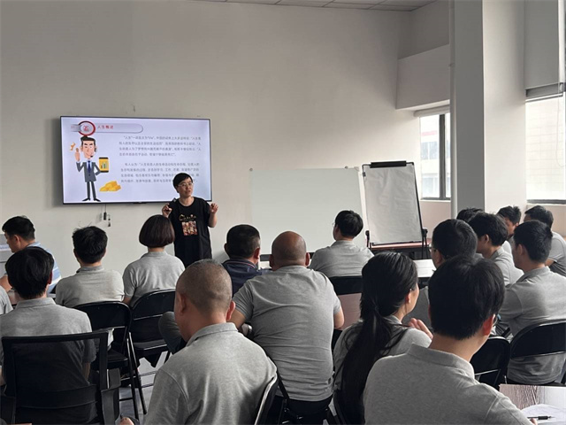 柴桥成校：量身打造心理赋能课堂，为职工排解“心”结.jpg