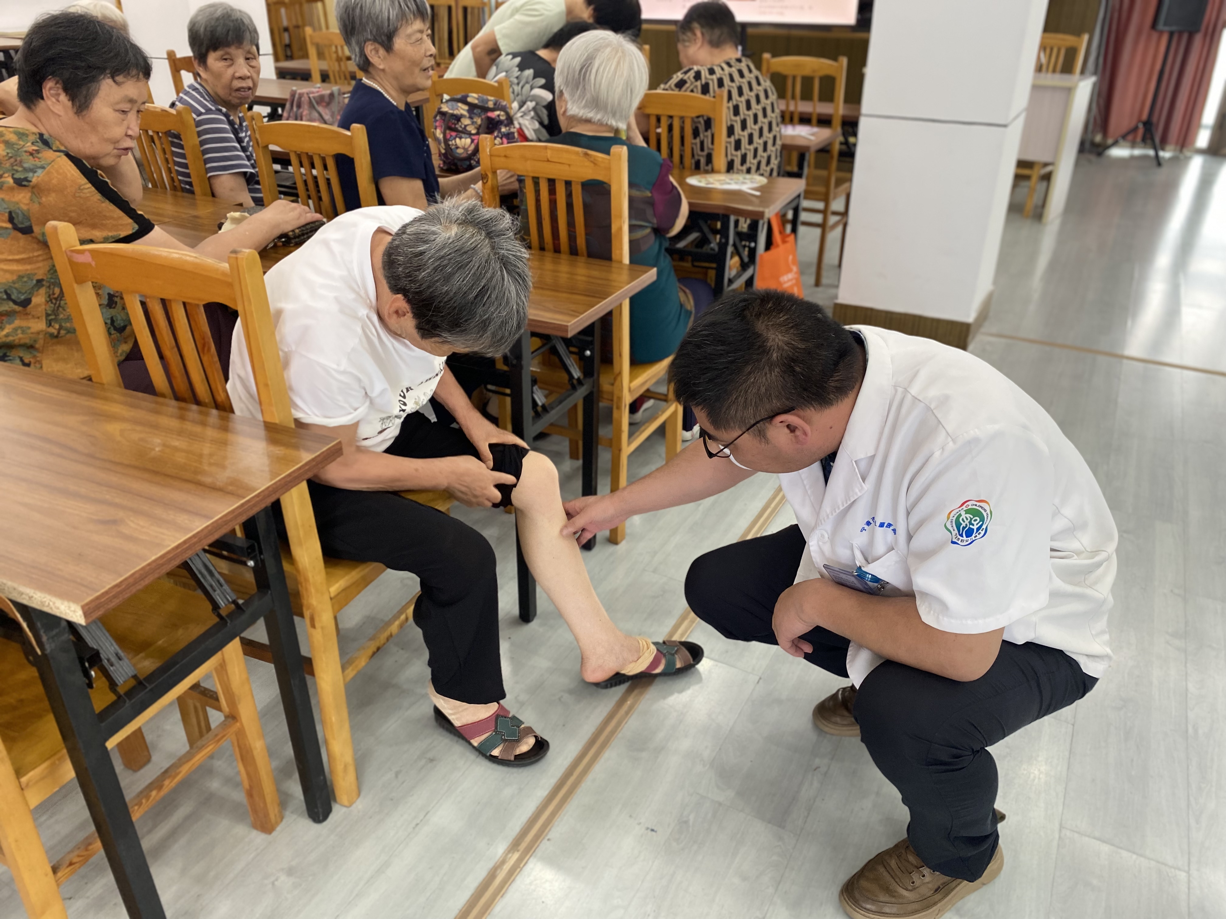 07-03北院系列讲座--静脉曲张防治 (2).jpg