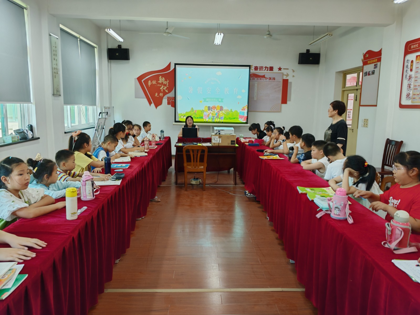 图片2024.7.8陈山社区“平安暑假、安全度夏”暑期假日学校第一课.jpg