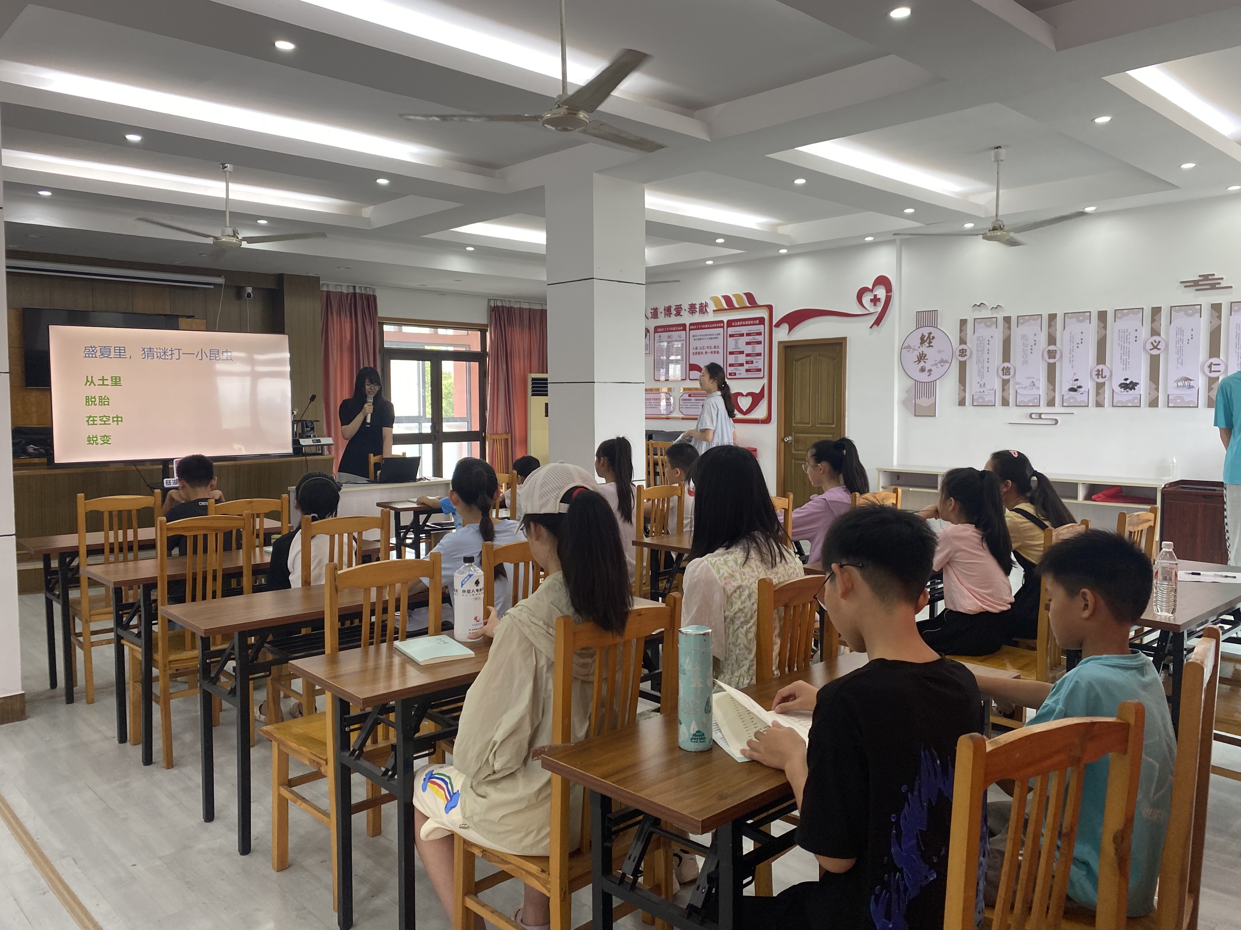 07-09读诗润心公益诵读活动 (2).jpg