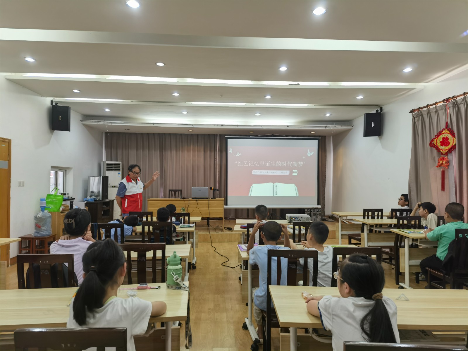 柴桥：讲红色故事 做新时代好少年.jpg