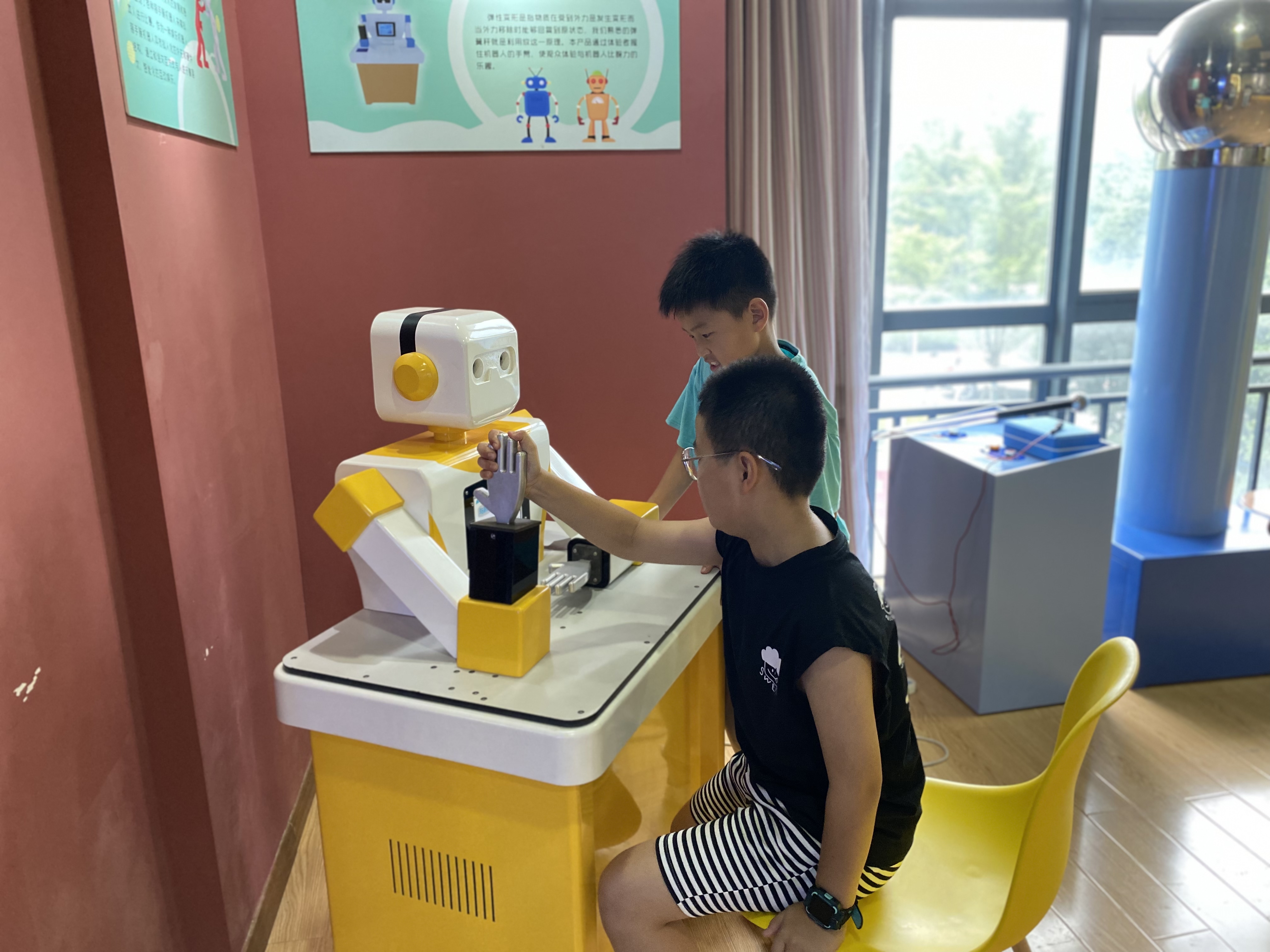 07-12感受科技魅力，体验科技快乐 (1).jpg