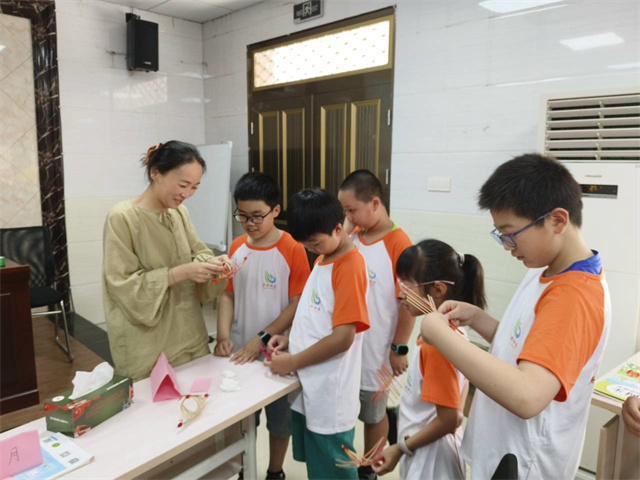 北仑柴桥成校：红船悠悠载我心 爱党敬党表初心.jpg