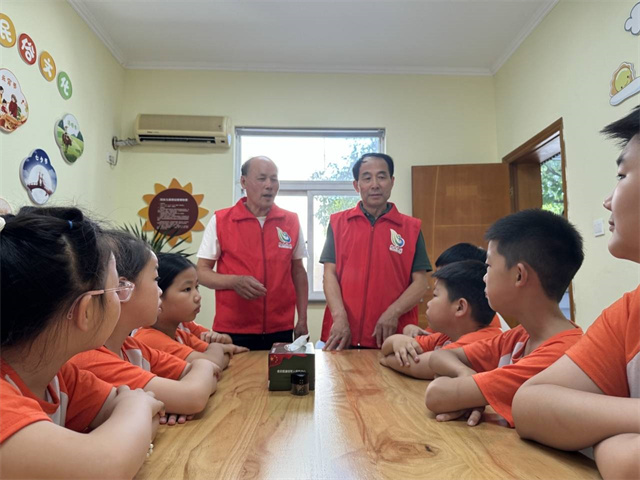 北仑柴桥成校：最美夕阳红 点亮未来路.jpg