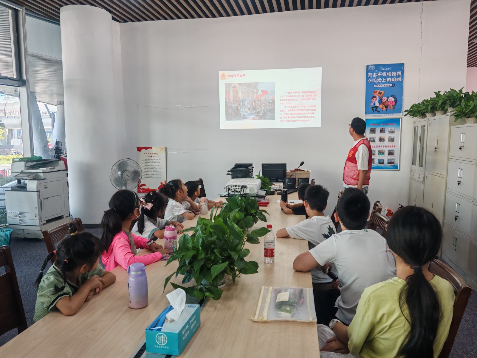 铁血铸军魂 青春敬八一2.jpg