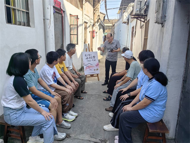 北仑柴桥成校：巷子里的小板凳党课 传递真理与温暖的新阵地.jpg