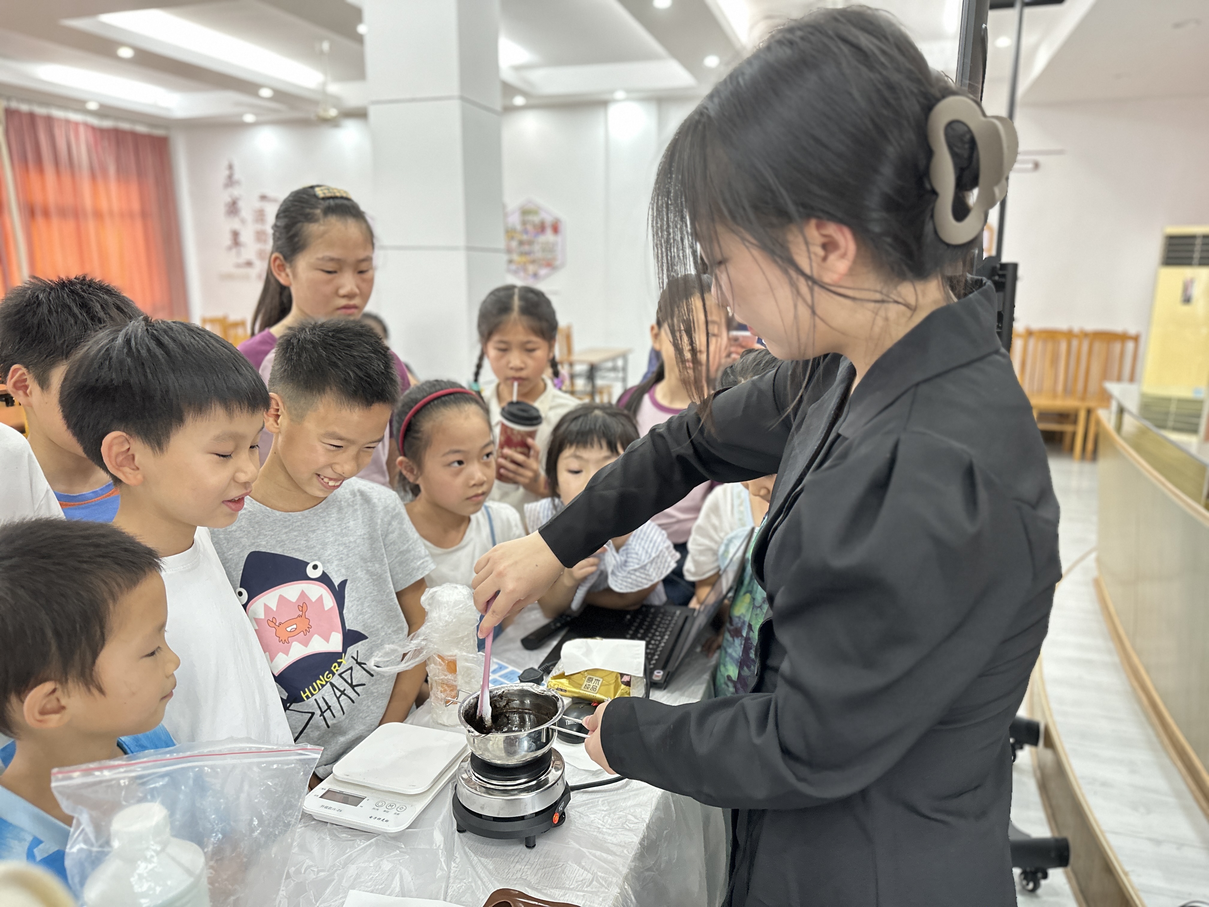 08-19咖啡渣手工皂制作，激发青少年环保创意 (1).JPG