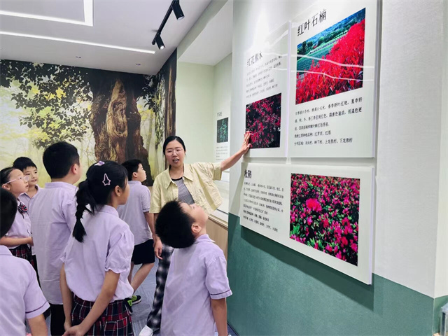 北仑柴桥成校：花乡研学热，共赴“花样”成长之旅11.jpg