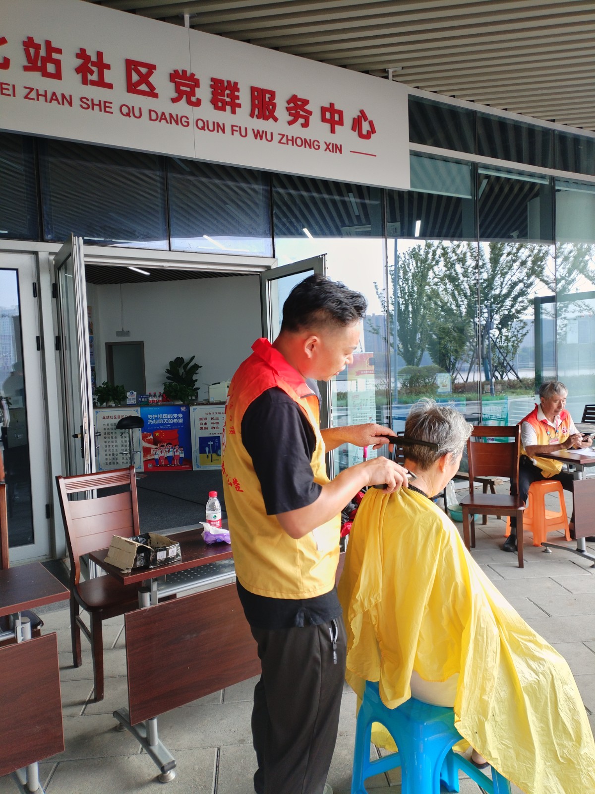 情满中秋 便民同行2.jpg