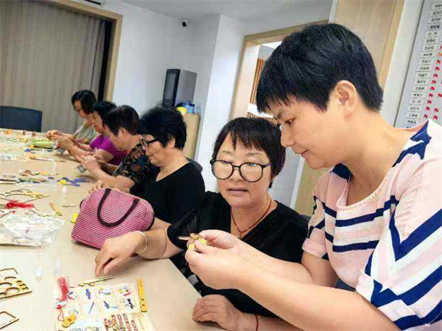 北仑柴桥成校：家园乐“花灯璀璨 点亮团圆”.jpg