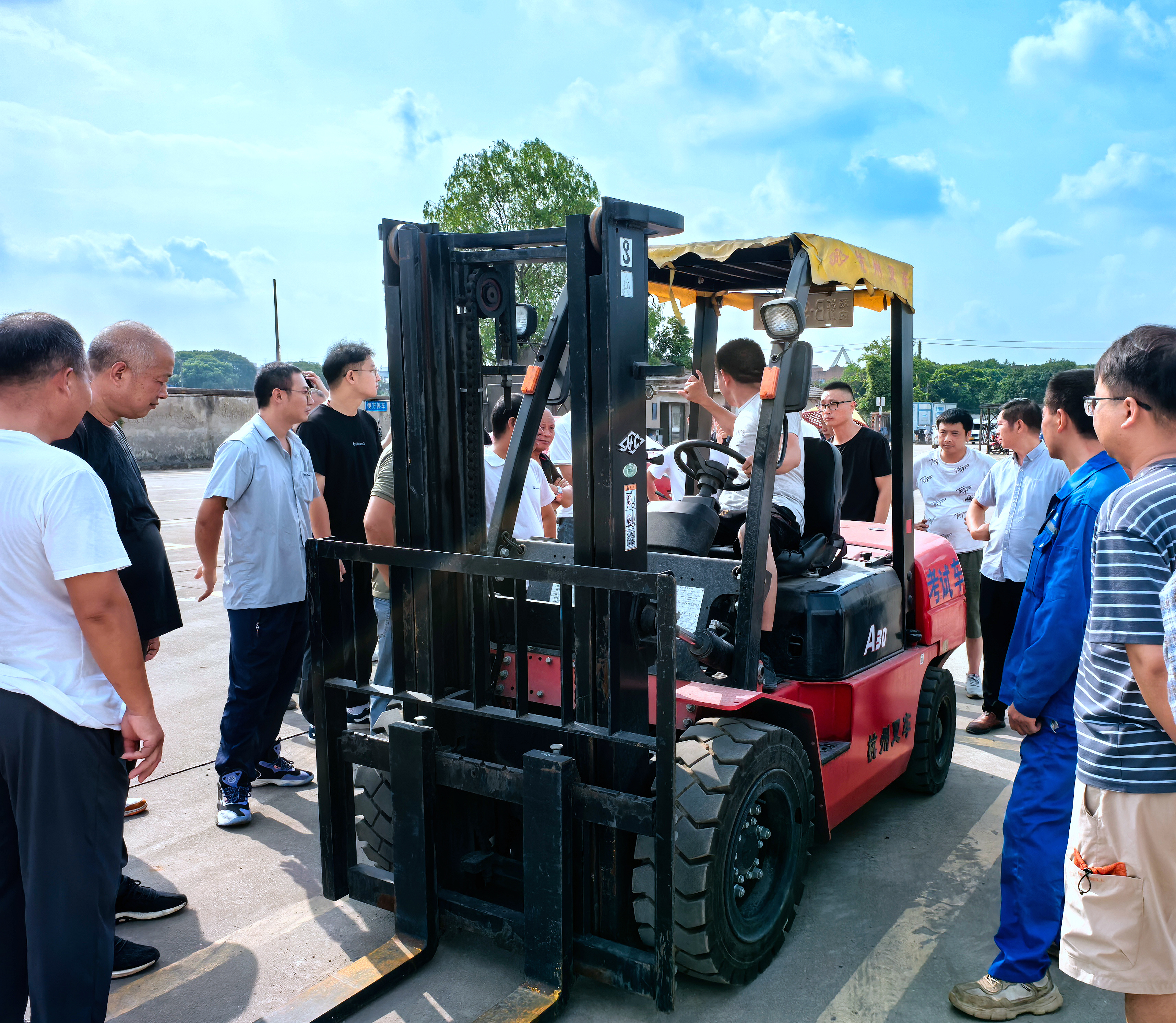 叉车实操训练.jpg