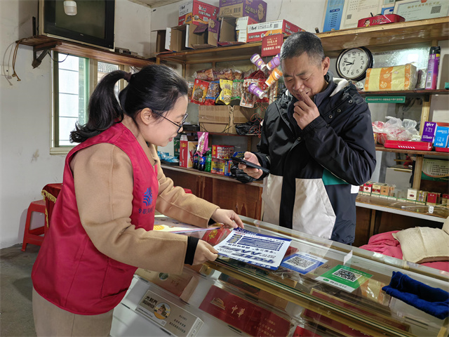 北仑柴桥成校：平安宣传进家门 幸福生活来敲门.jpg