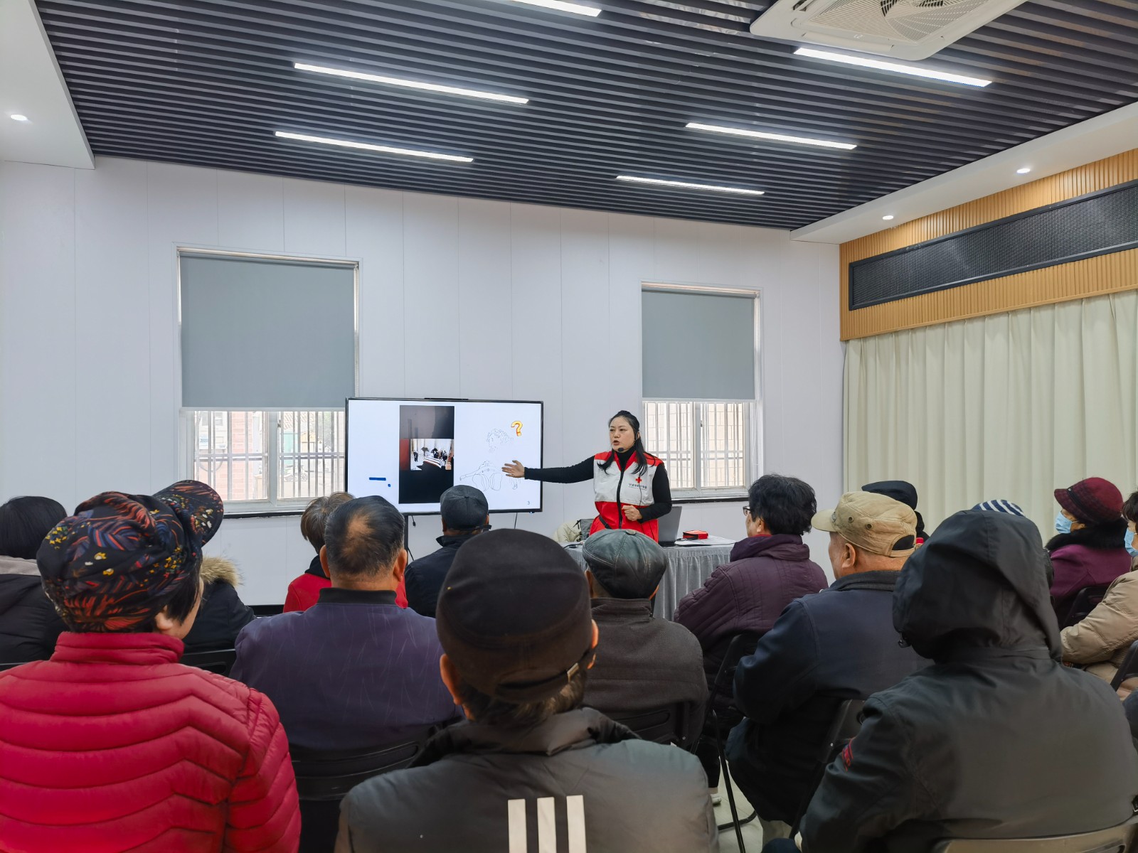 柴桥：温暖过冬安全相伴  爱“救”在身边.jpg