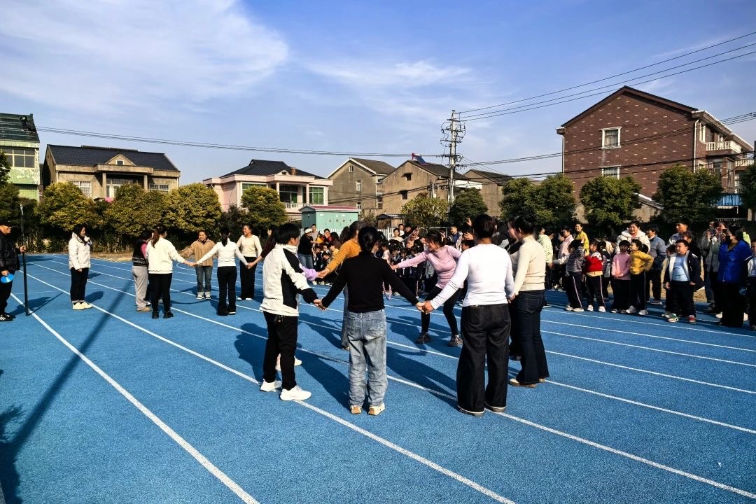 12.18 亲子运动会.JPG