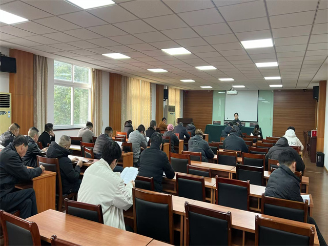 北仑柴桥成校： 法润矫心 学习行动进行时.jpg