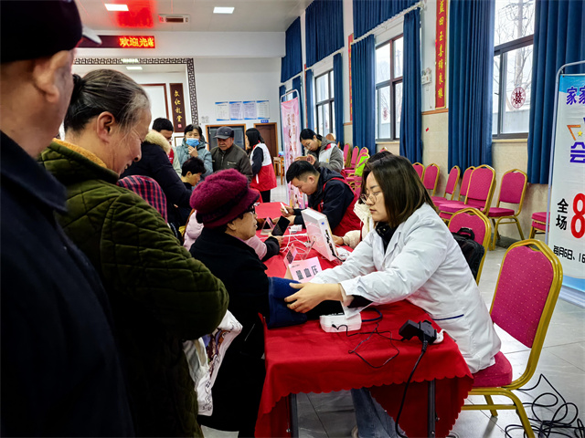 北仑柴桥成校：健康集结号 爱心义诊行.jpg