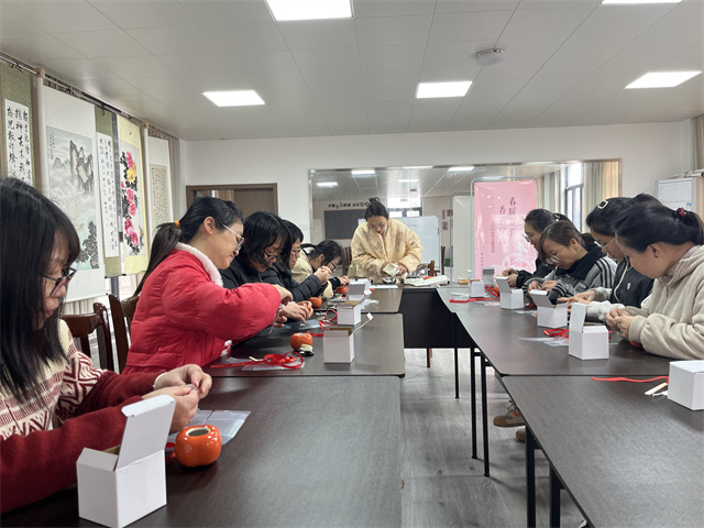 北仑柴桥成校：馥郁熏香 点亮美好.jpg