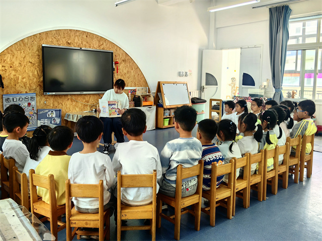 北仑柴桥成校：社区教育新实践，绘本情境教学助力儿童社会化成长.jpg