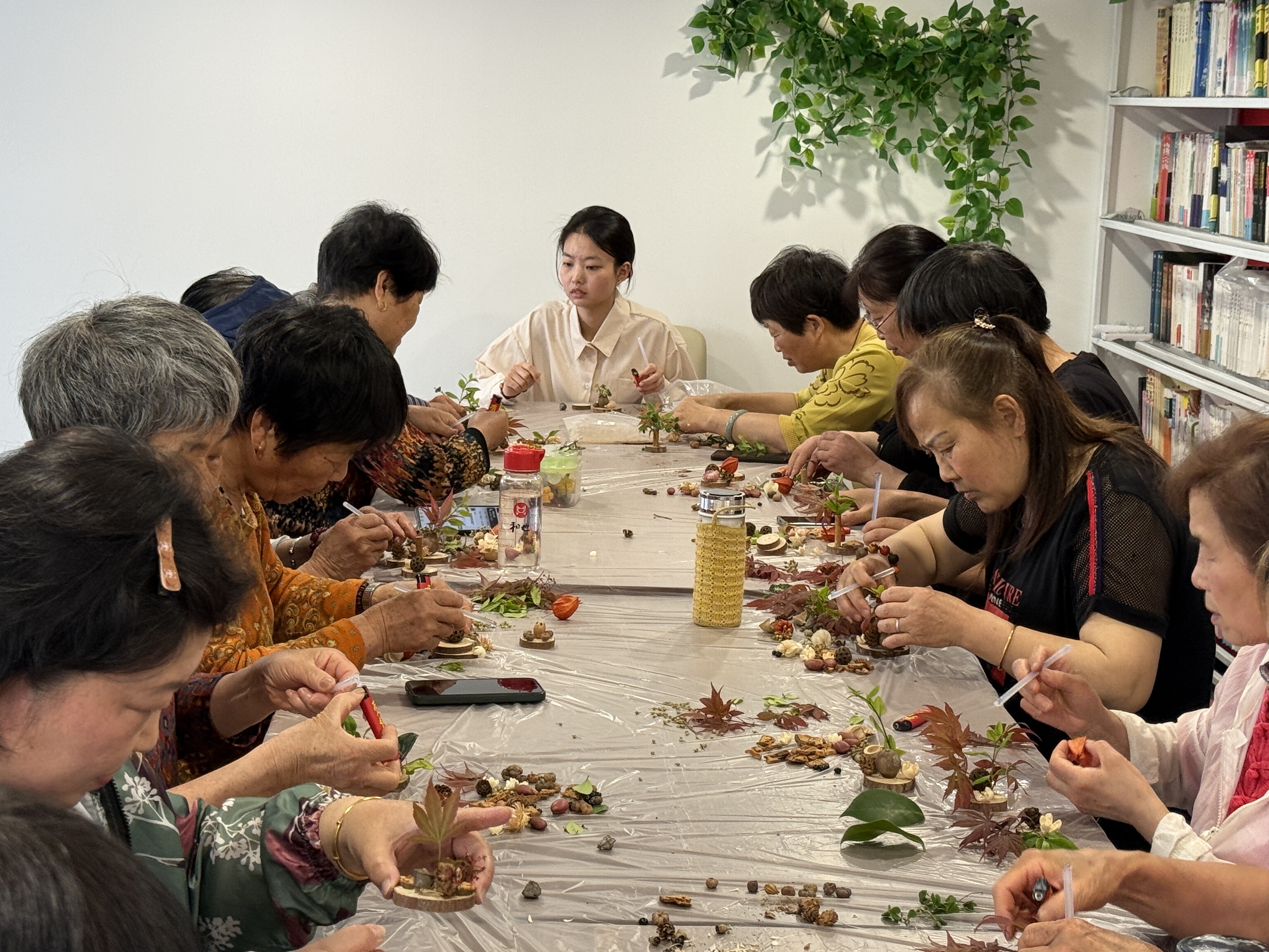 04-11指尖上的非遗——草本冰箱贴 (1).JPG