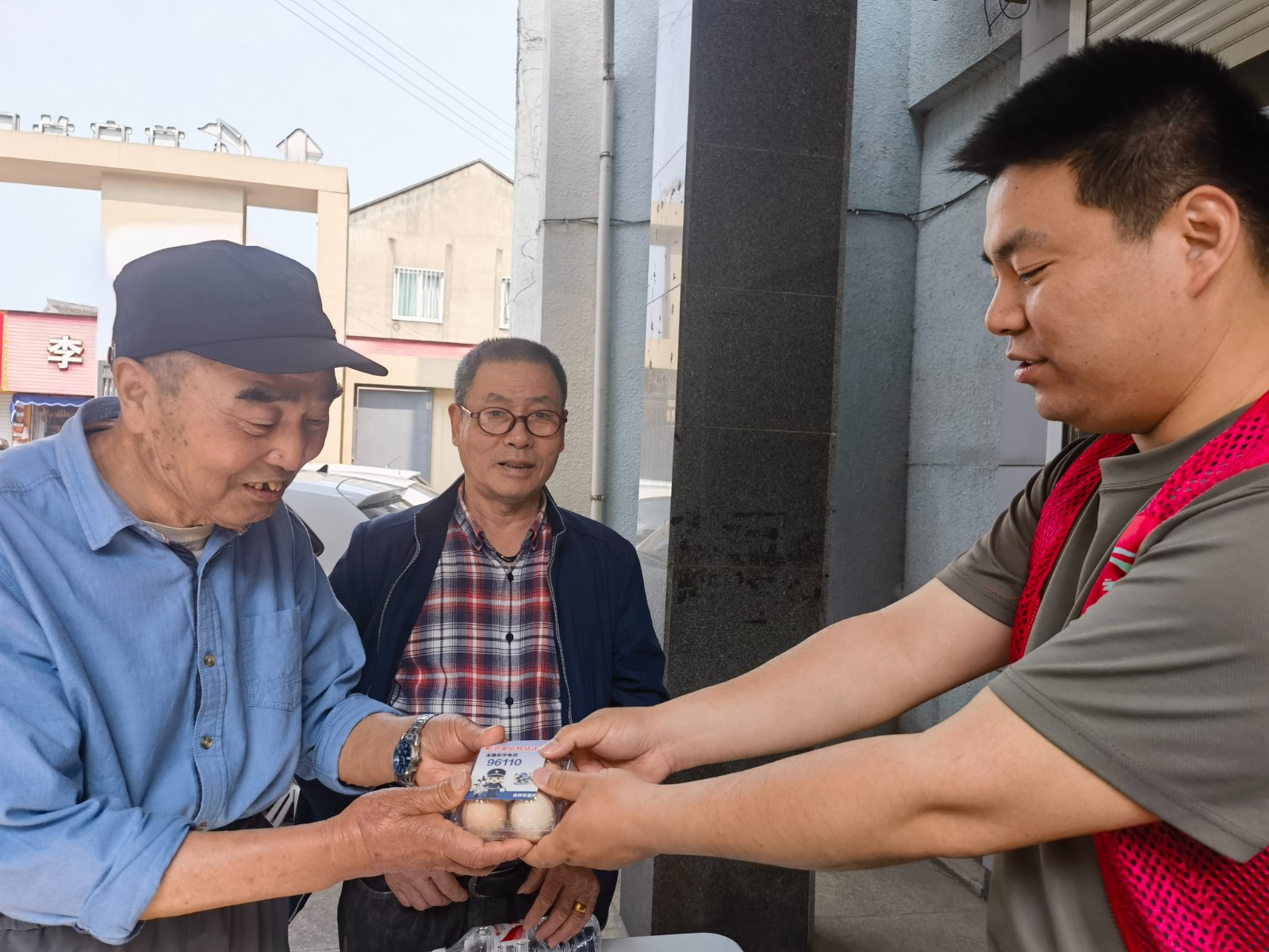 柴桥：立夏反诈“蛋”来袭  平安锦囊护万家.jpg