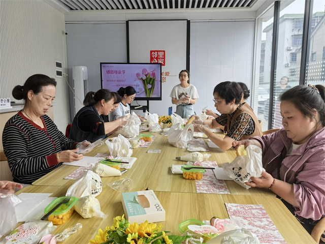 北仑柴桥成校：甜蜜母亲节，烘焙传温情.jpg