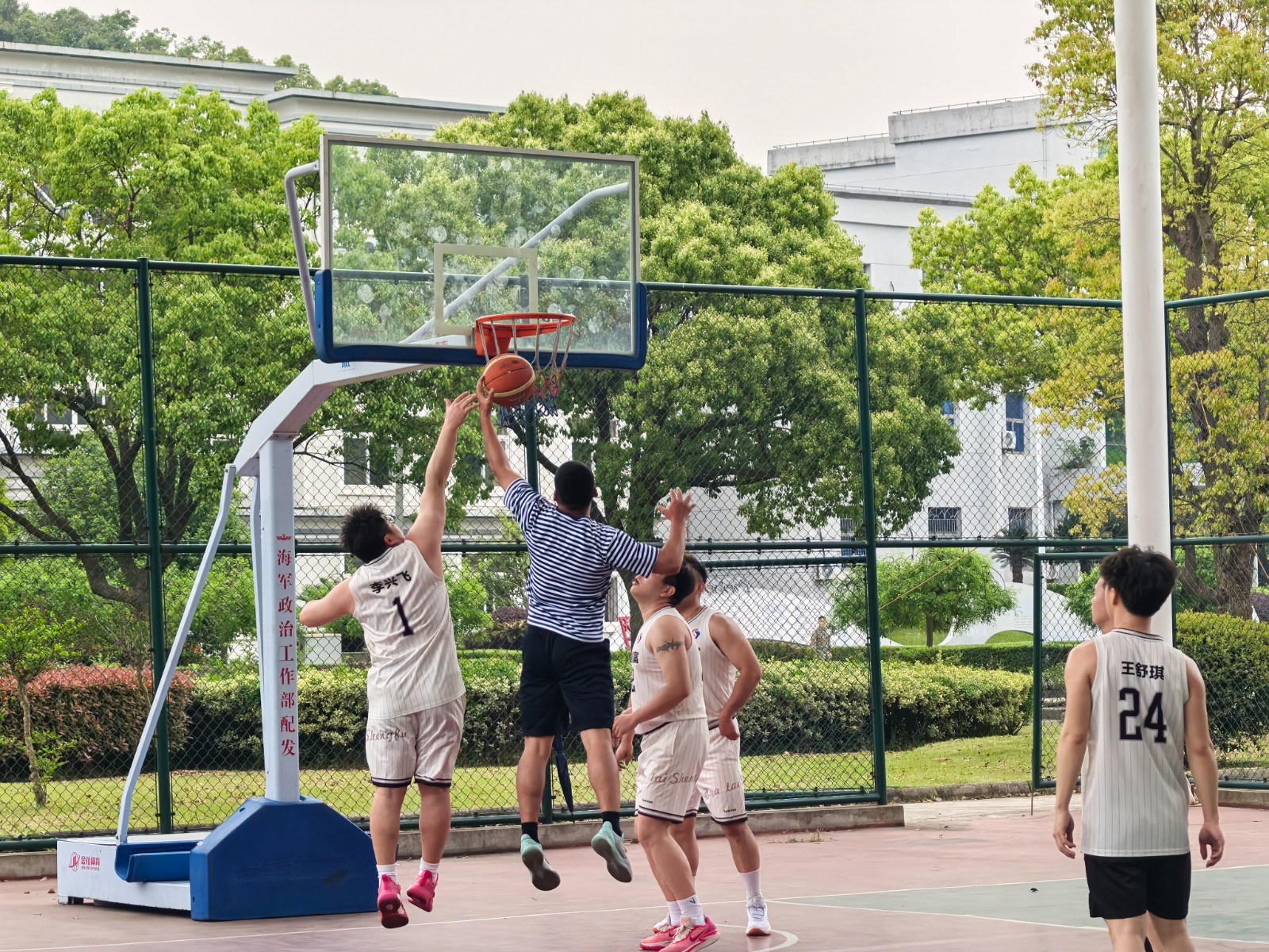 以球会友 鱼水情深2.jpg