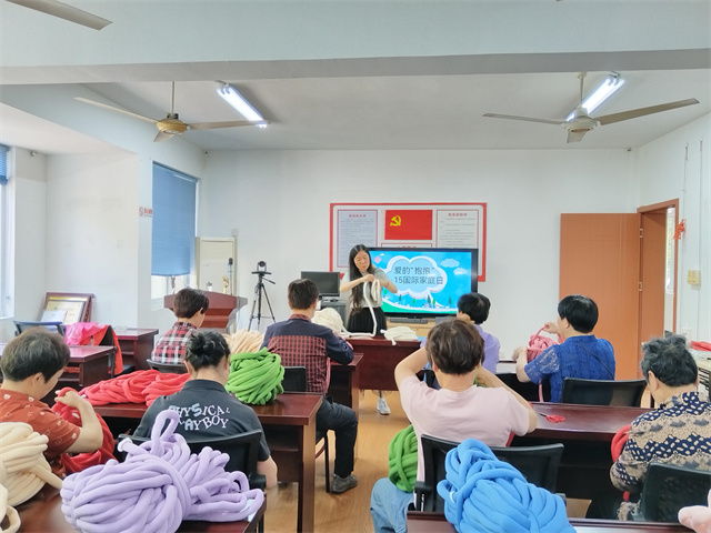 北仑柴桥成校：以针为笔 编织“家文化”温暖篇章.jpg