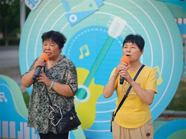北仑柴桥成校：“零门槛”音乐声动银杏公园.jpg