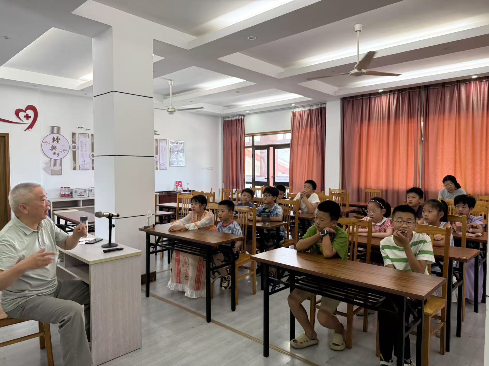 07-03缤纷暑期第一课：慈湖人家社区假日学校开班暨青少年安全教育活动 (1).jpg