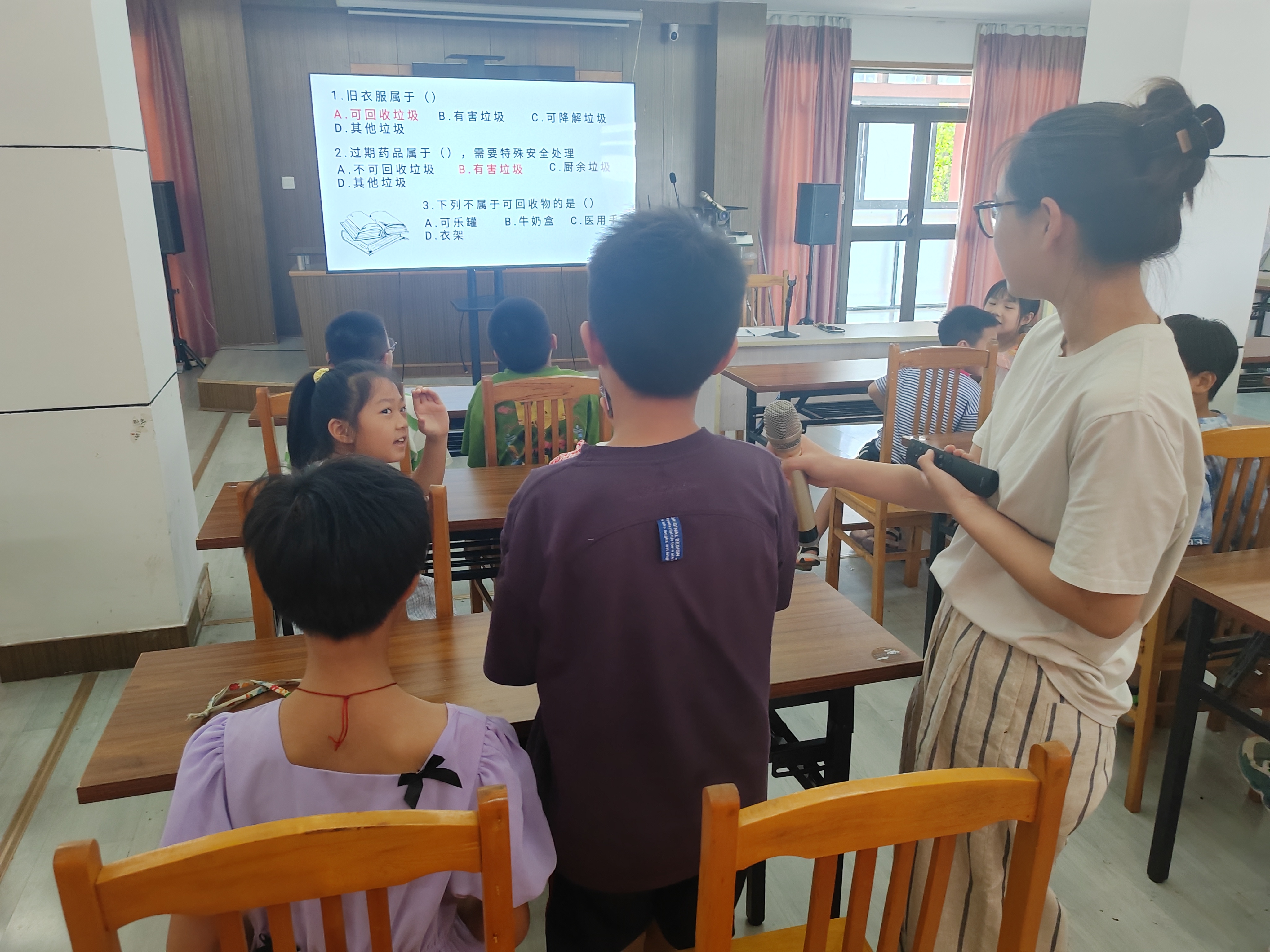 07-03垃圾分类 “青” 先行 (2).jpg