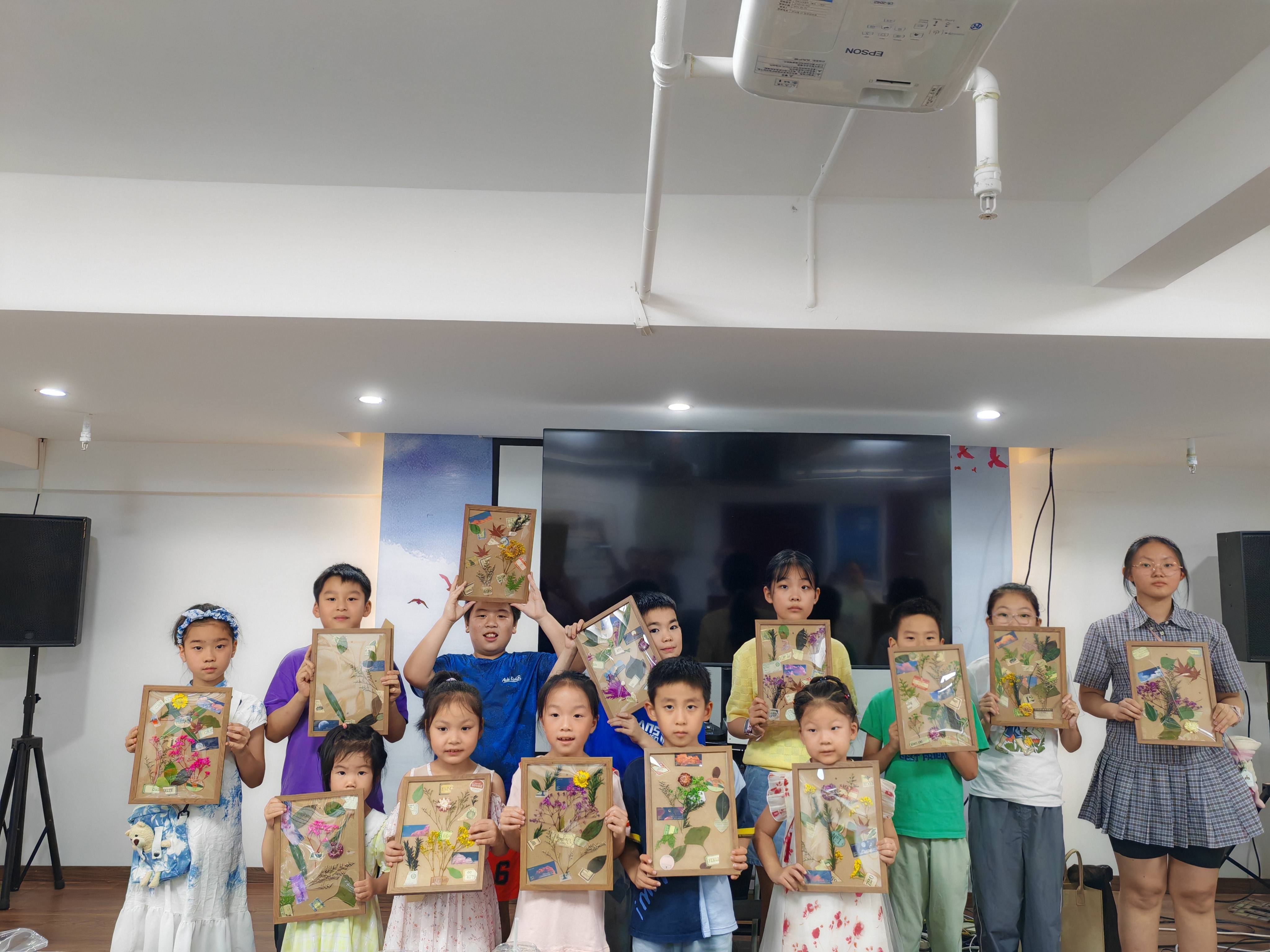 2025.7.12 植物标本手作.jpg