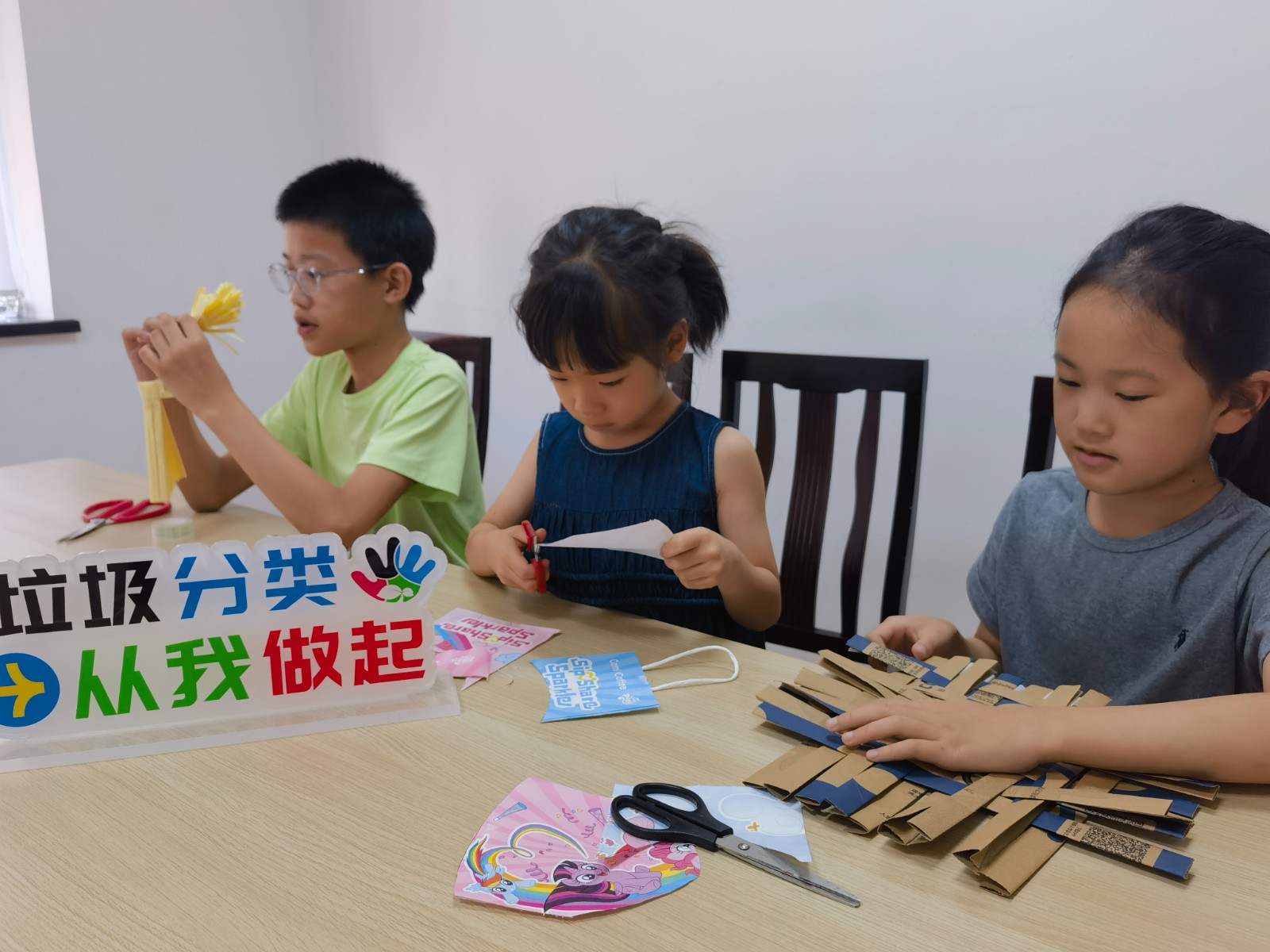 柴桥：外卖袋“变形记”  点亮环保夏日.jpg