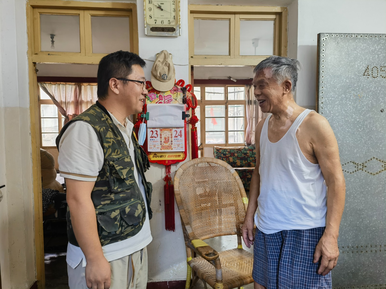 柴桥：“八一”慰问暖人心 情系老兵送祝福.jpg