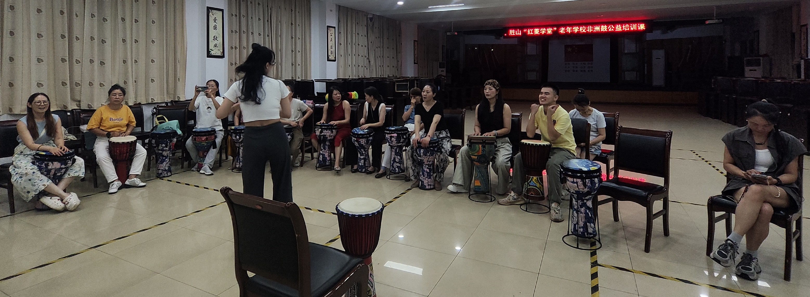 9.11晚非洲鼓培训_副本.jpg
