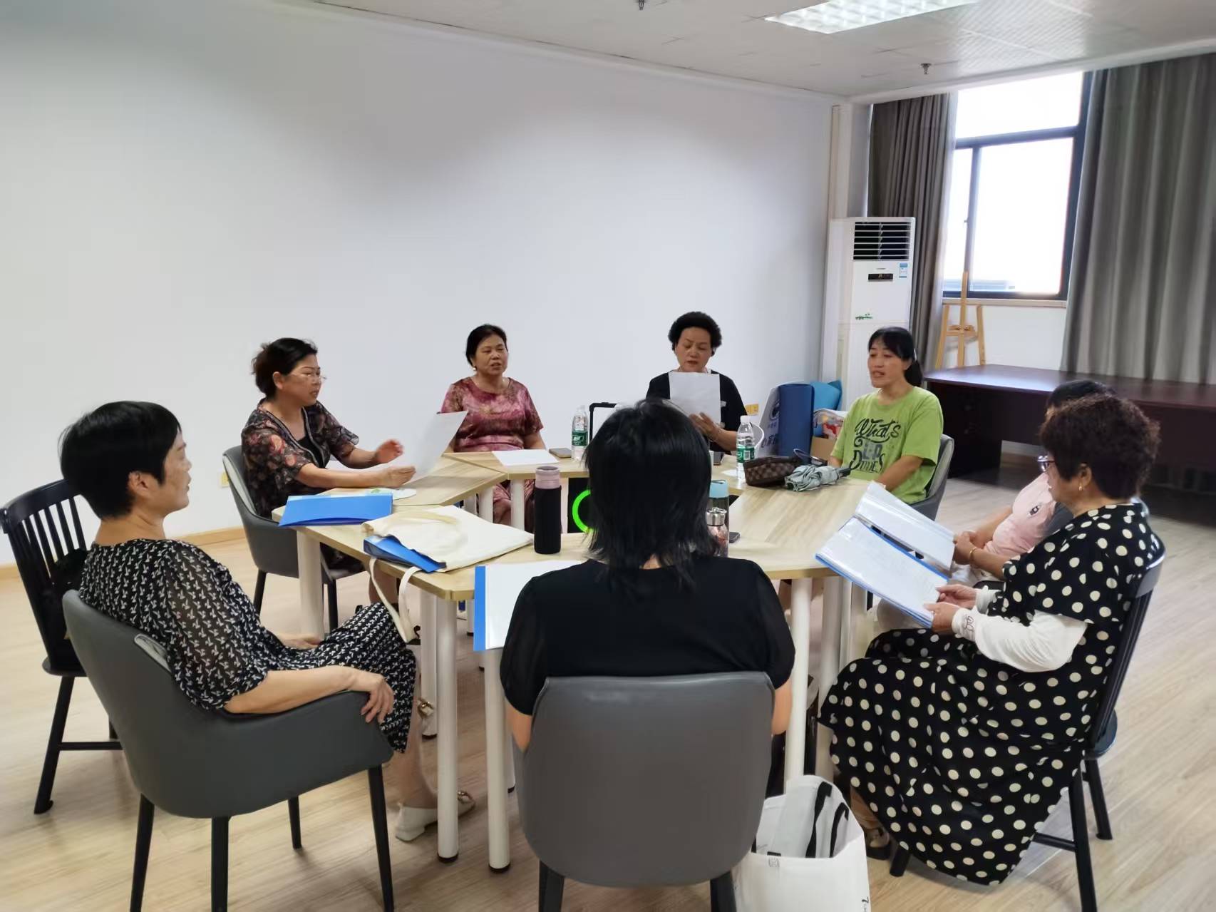 长山社区：银龄欢歌聚金秋 暮岁和声颂华章.jpg