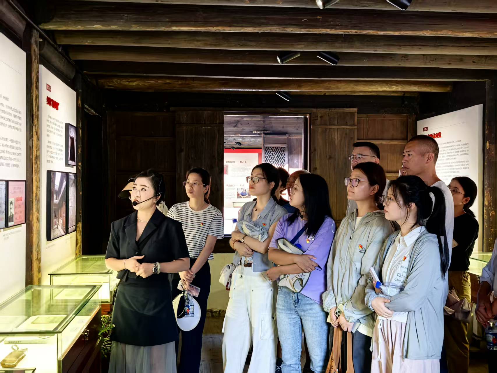 长山社区：寻迹红色故里 共话乡贤新篇.jpg