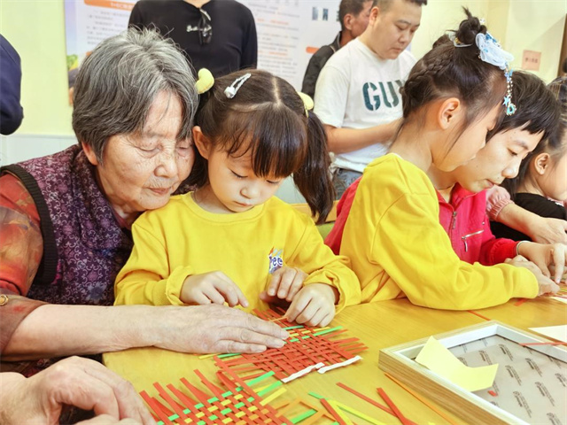 北仑柴桥成校：童心映秋韵 温情暖重阳.jpg