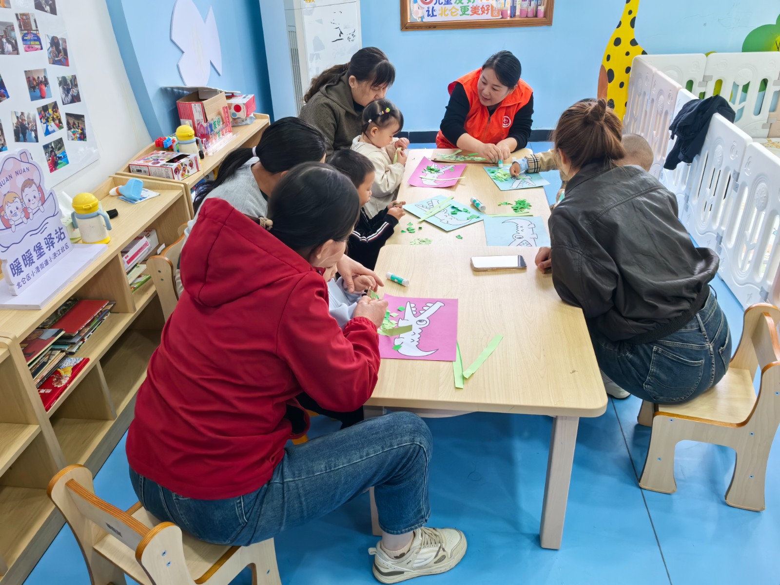 小浃江社区党群服务中心：“奇趣动物王国”开课！视听触多维启蒙点亮童心.jpg