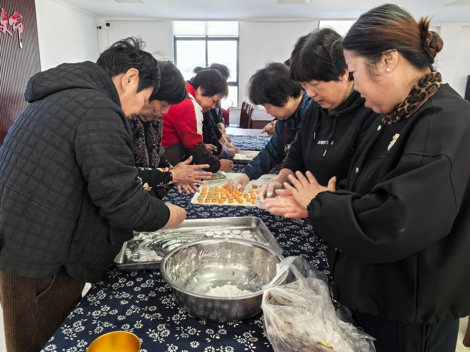 小浃江社区党群服务中心：“银龄四季”圆满收官，七彩汤圆裹住冬日温情.jpg