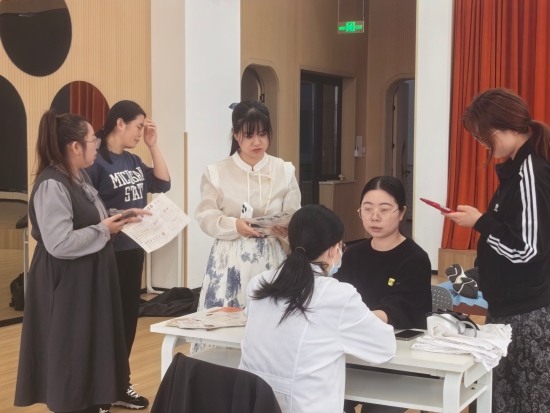 183北仑区春晓成校：中医理疗进企业，健康护航零距离.jpg