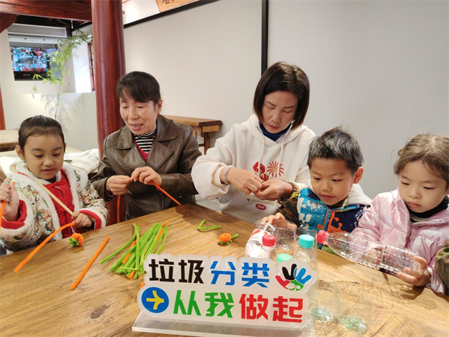 北仑柴桥成校：寓教于乐巧动手，环保理念润童心.jpg
