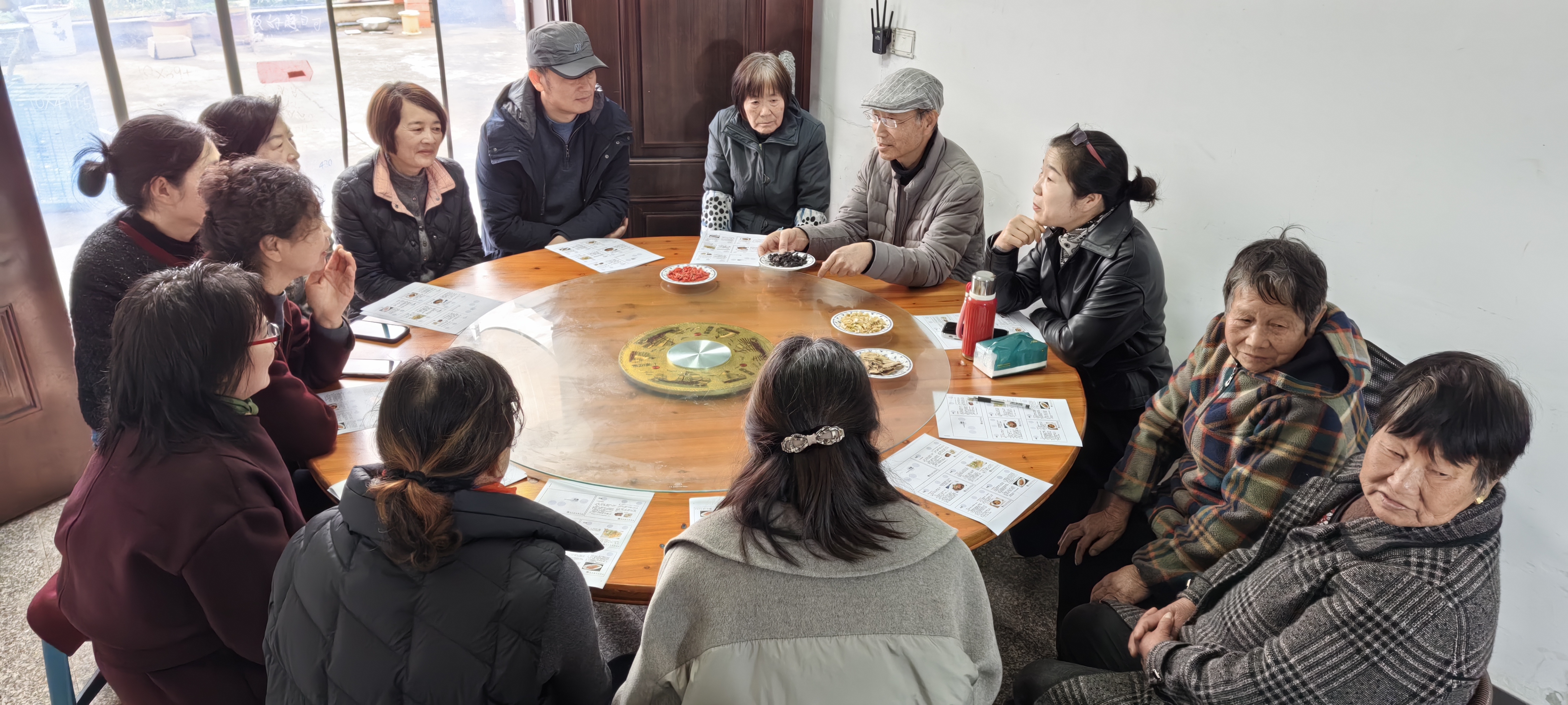 暖厨溢香年味浓 药膳传情惠乡村1.jpg