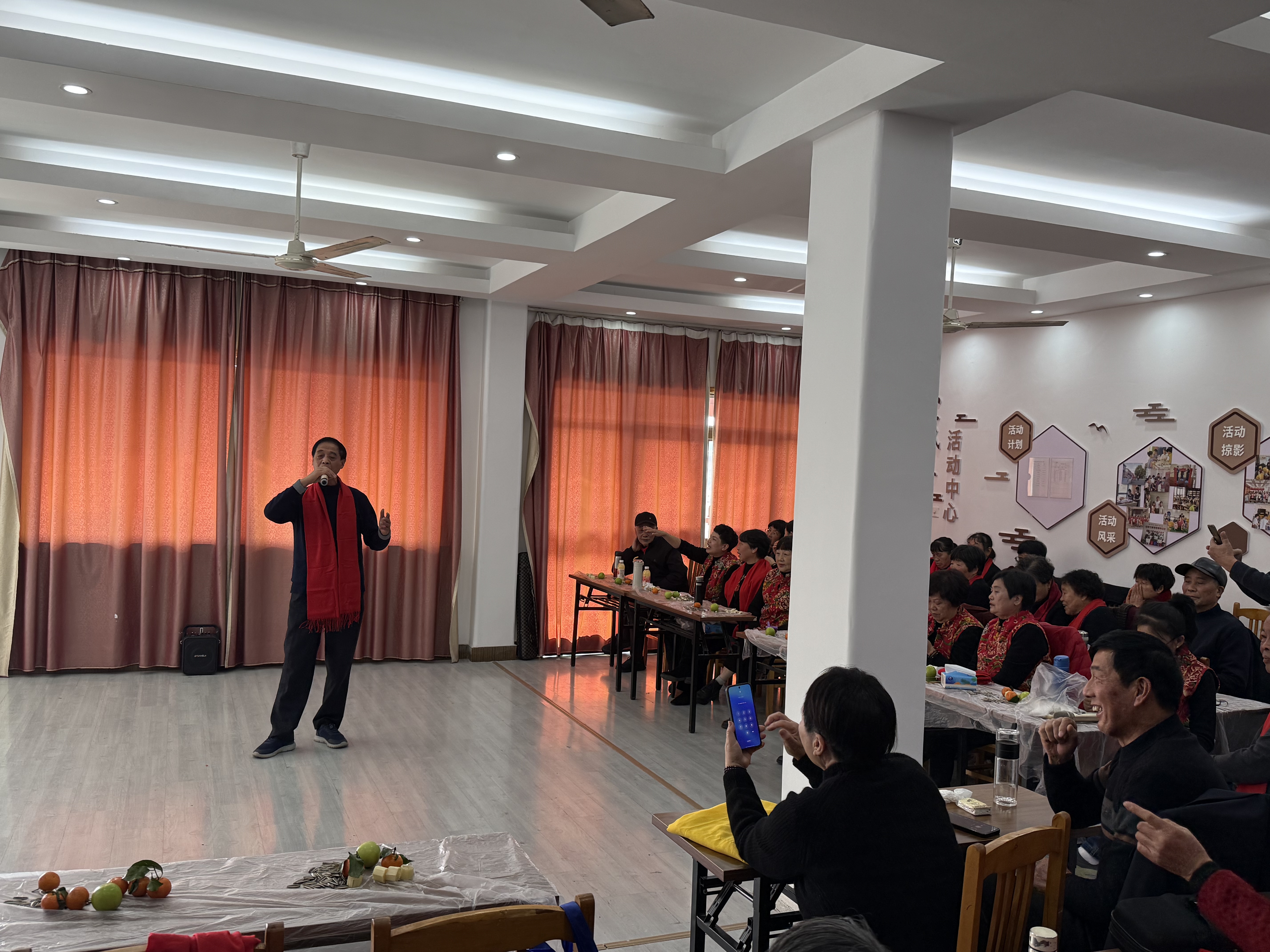 20261115银龄展风华，歌舞迎新春 (2).jpg