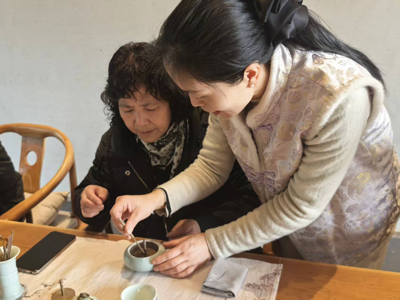 长山社区：业委会共聚制香雅集 共话小区治理新思路1.jpg